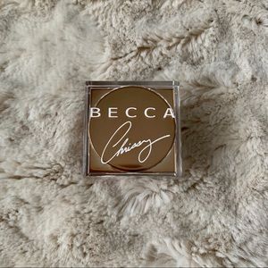 Becca Cosmetics X Chrissy Teigen Highlighter